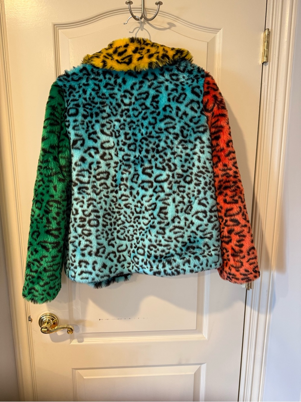 Woman Multicolor Faux Fur Leopard Print Jacket - Yellow Collar - Picture 2 of 6